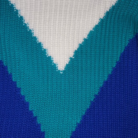 Brand new ladies sweater - Picture 6 of 7